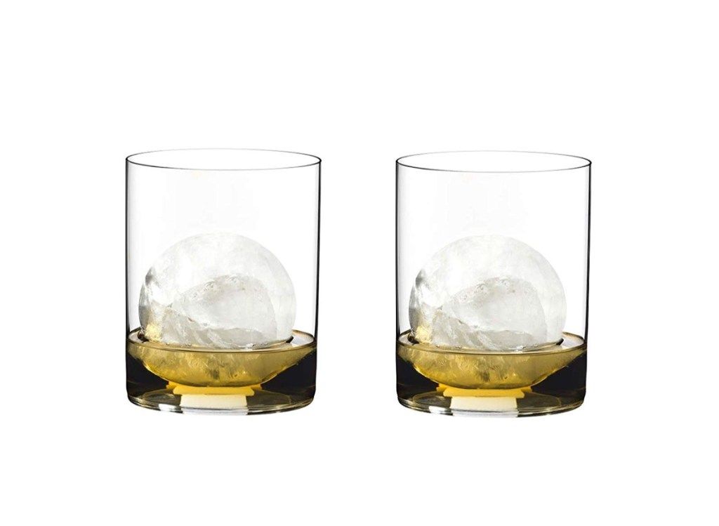 vaso de whisky y vino claro riedel
