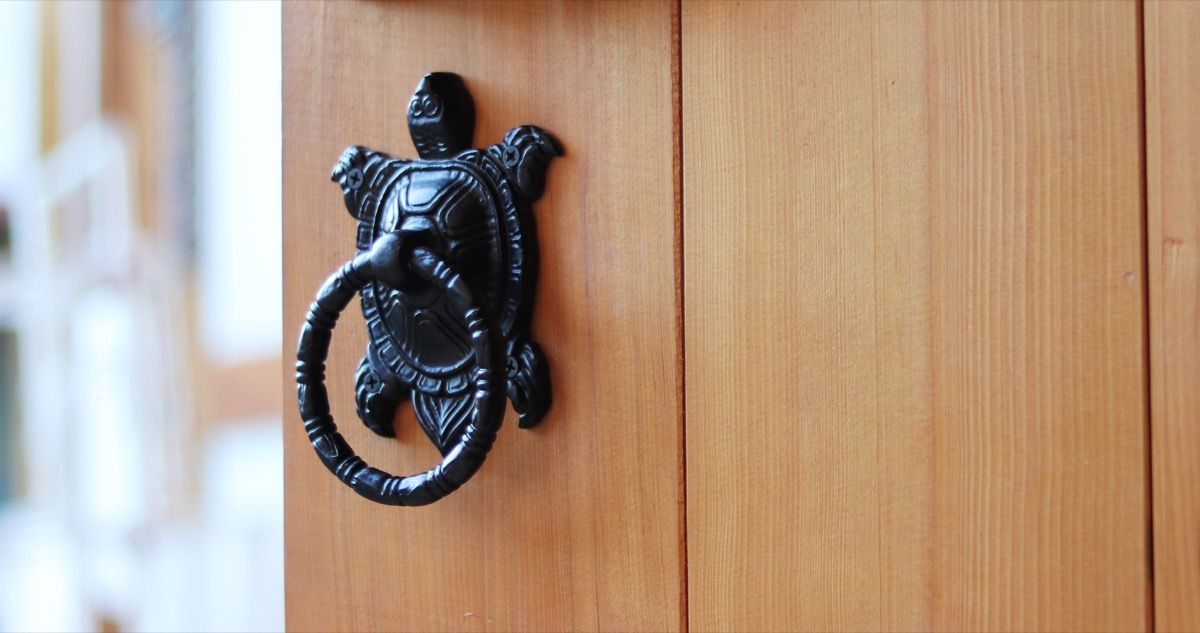 unikali durų rankenėlė namuose