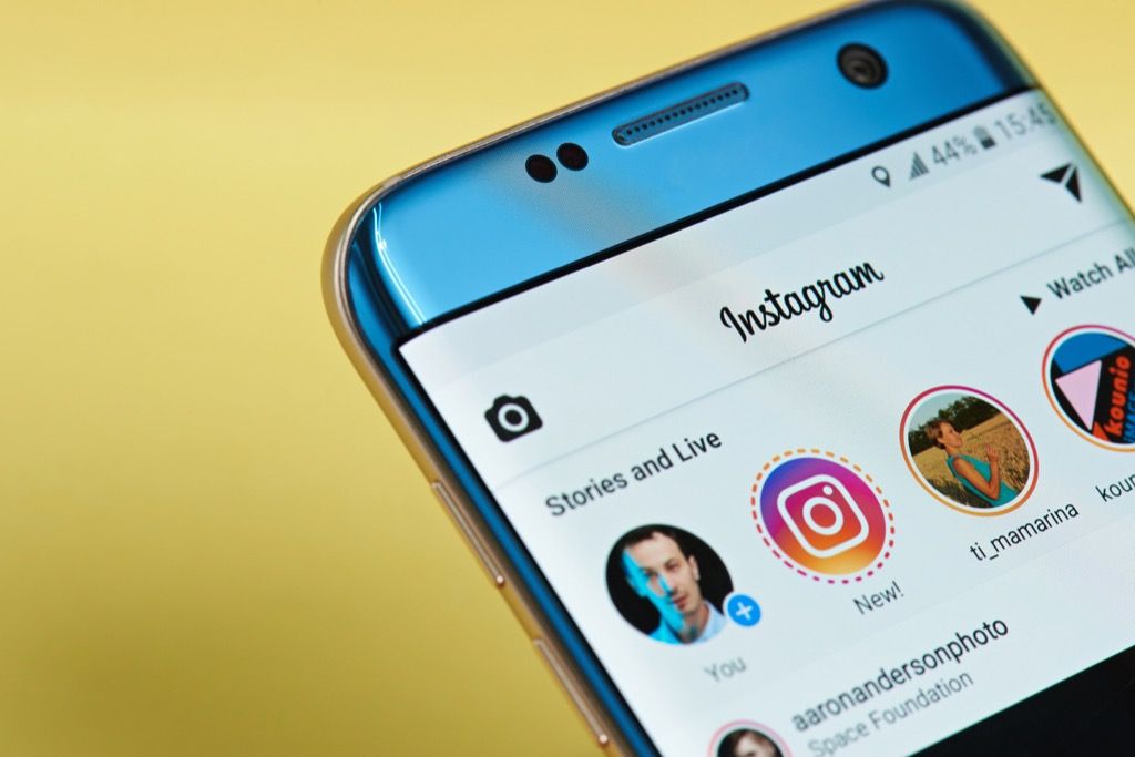 Instagram lietotne ir atvērta viedtālrunī