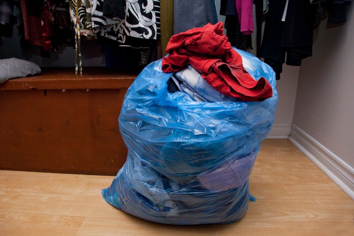 कपड़ों का कचरा बैग
