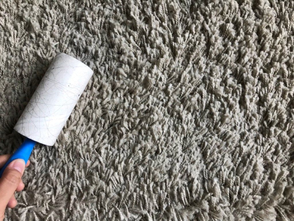 lint roller pada shag karpet, diy hacks