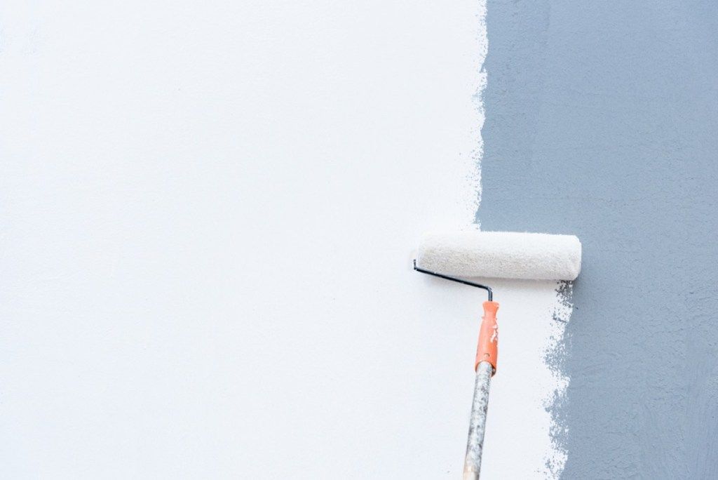 רולר צבע ציור קיר לבן, פריצות DIY