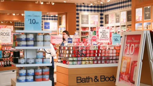 Bath & Body Works Shopper ütleb, et plug-in Wallflower põhjustas varakahju