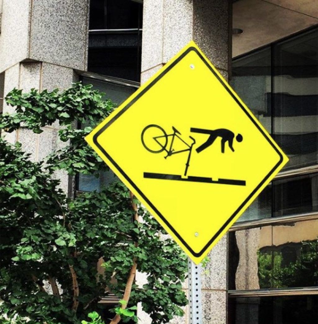 vieno rato dviračio įspėjamieji kelio ženklai