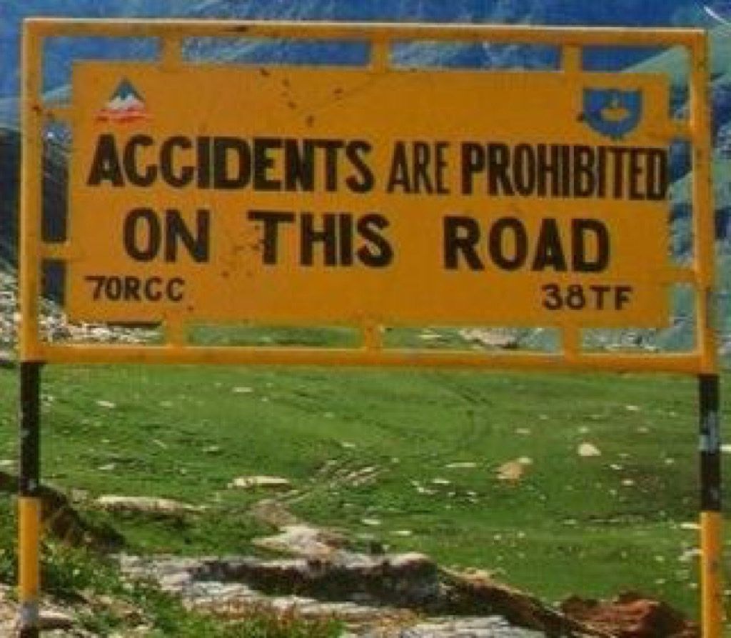 Onnettomuudet estivät tien varoitusmerkit
