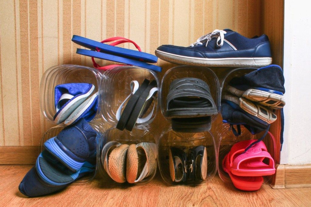 Направи си сам съхранение на обувки Бутилка за вода втора употреба