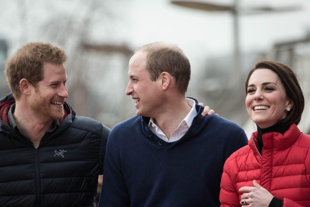 Vojvoda i vojvotkinja od Cambridgea i princ Harry pridružuju se danu treninga u olimpijskom parku kraljice Elizabete s trkačima koji sudjeluju u Londonskom maratonu za glave zajedno 2017. godine, službenoj dobrotvornoj godini.