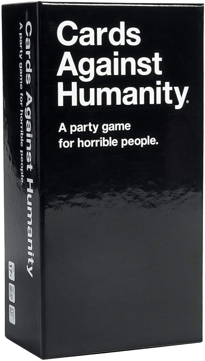 črna škatla s kartami proti igri človeštva