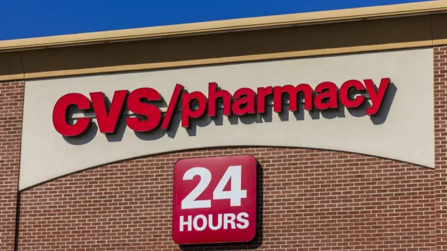 Stavke CVS in Walgreens puščajo lekarne prazne