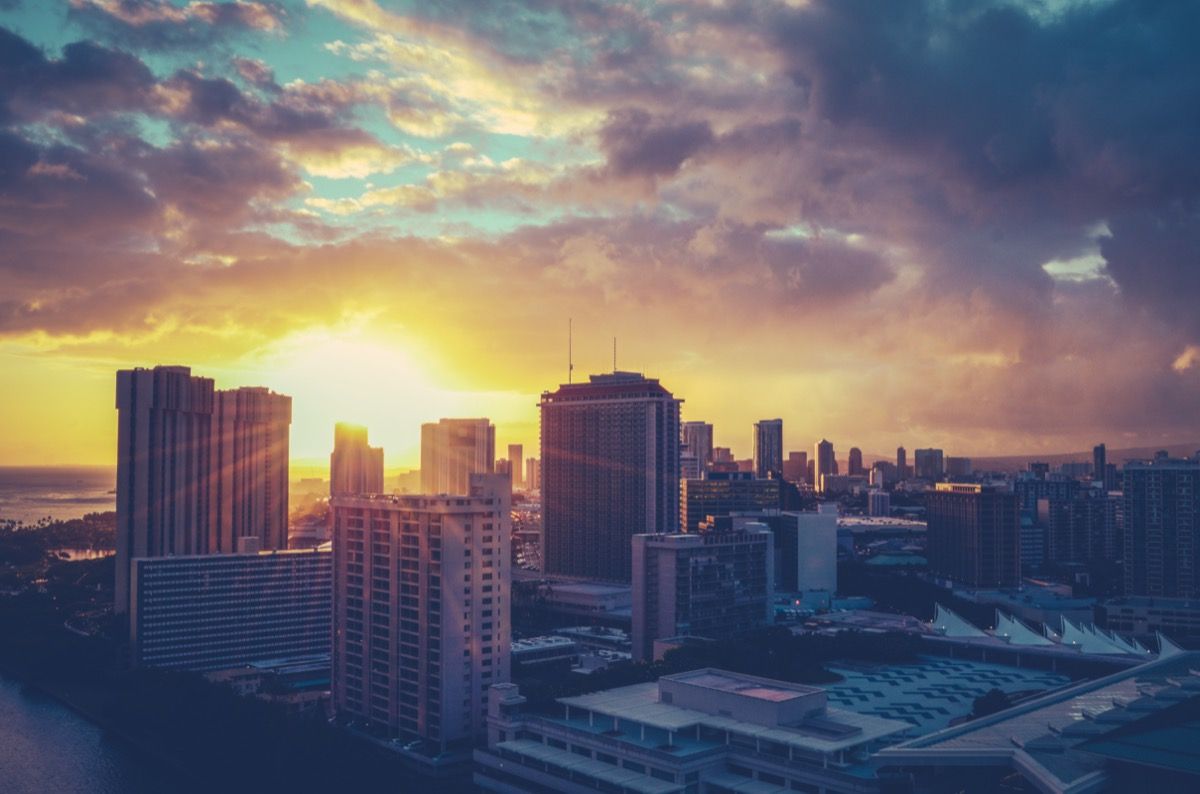Фотография городского пейзажа Гонолулу, Гавайи на рассвете