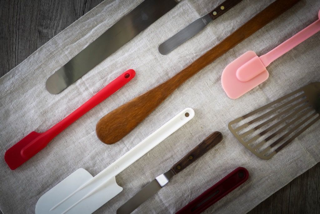 espátulas y utensilios de cocina, consejos sencillos para el hogar