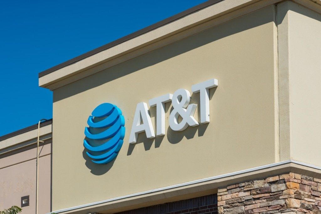 „Strip Mall“ prekybos centras AT&T