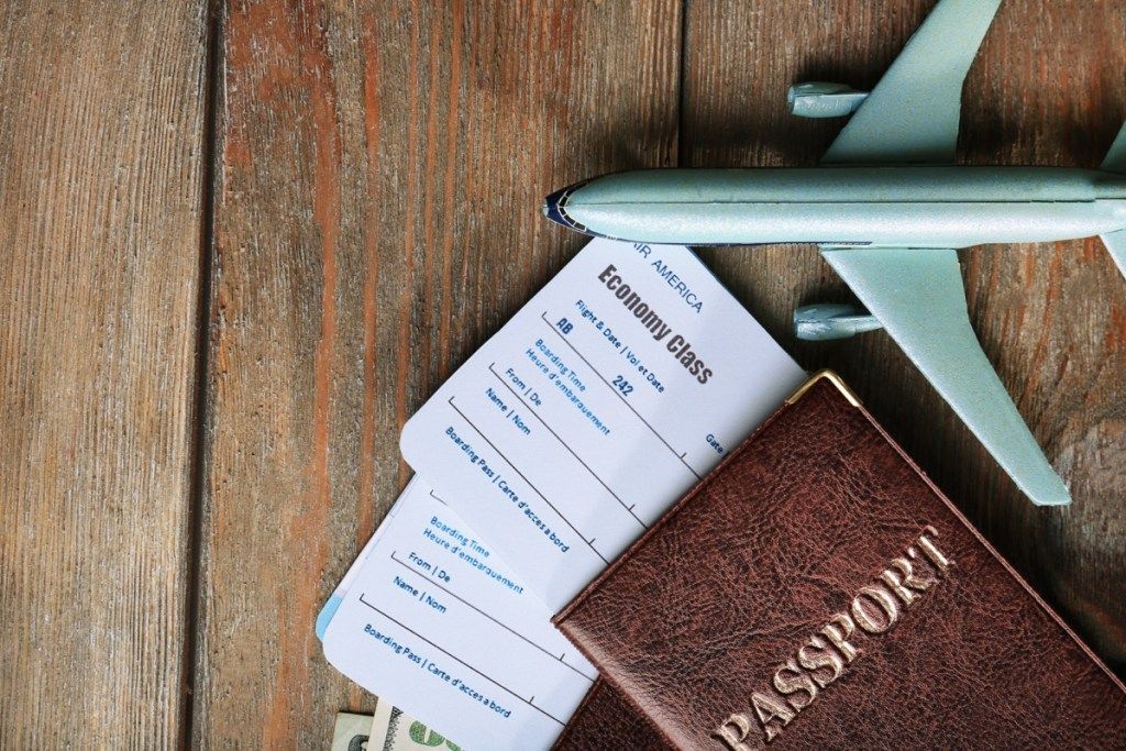 boletos de avión en pasaporte