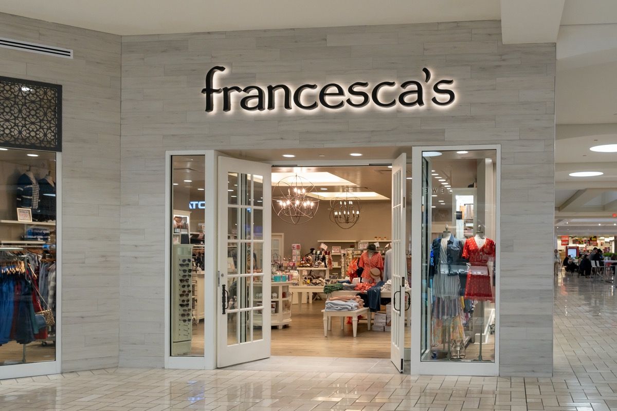 francescas wejście zewnętrzne do sklepu odzieżowego