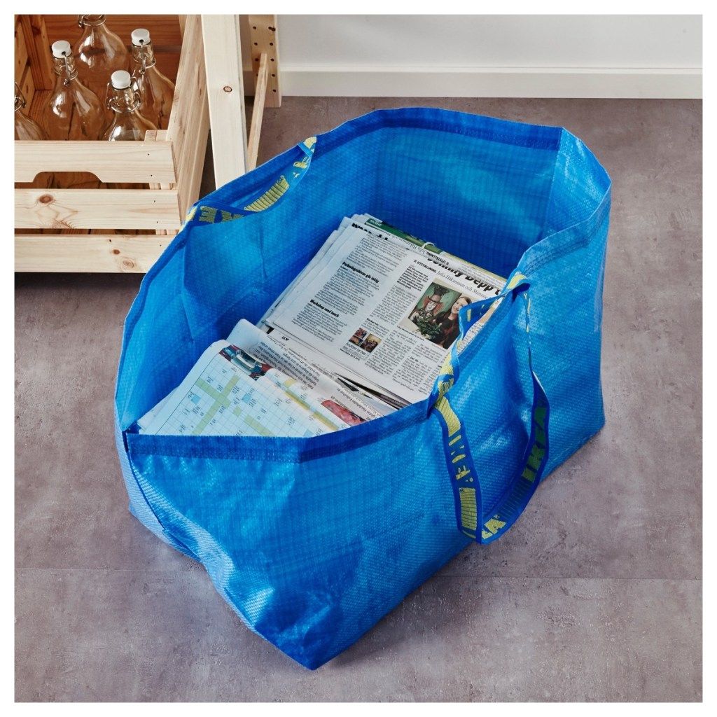 กระเป๋า Ikea สำหรับรีไซเคิล {Other Uses For Blue Ikea Bag}