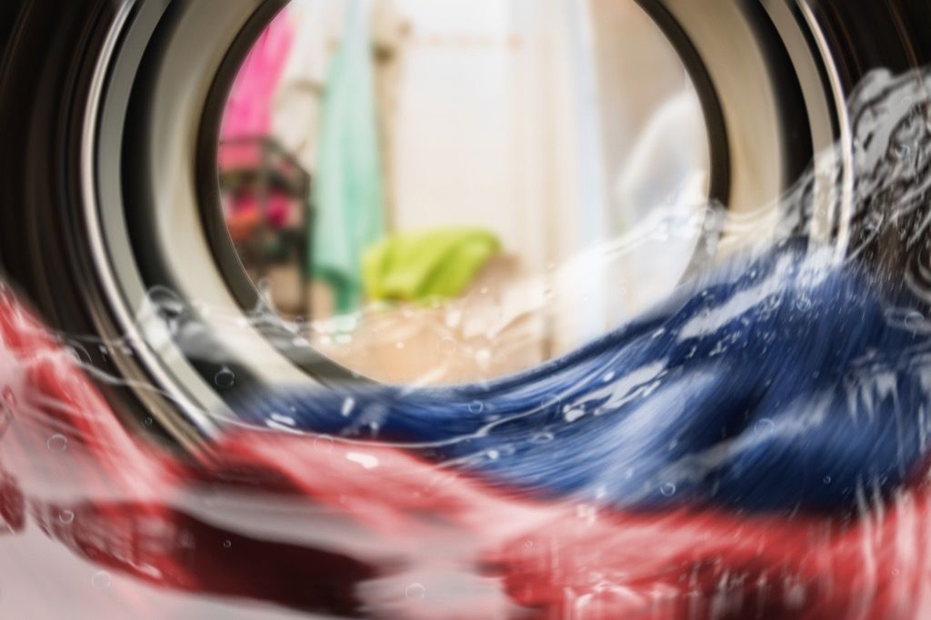 klær i vaskemaskinen, rengjøringsfeil