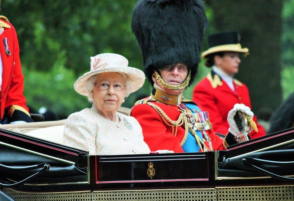 エリザベス女王とフィリップ王子の英国王室の映画