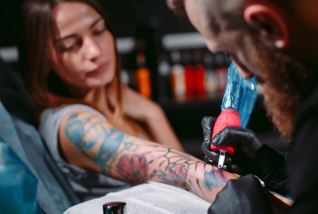 Tetovējumi, skandalozi, sievietes ar tetovējumiem