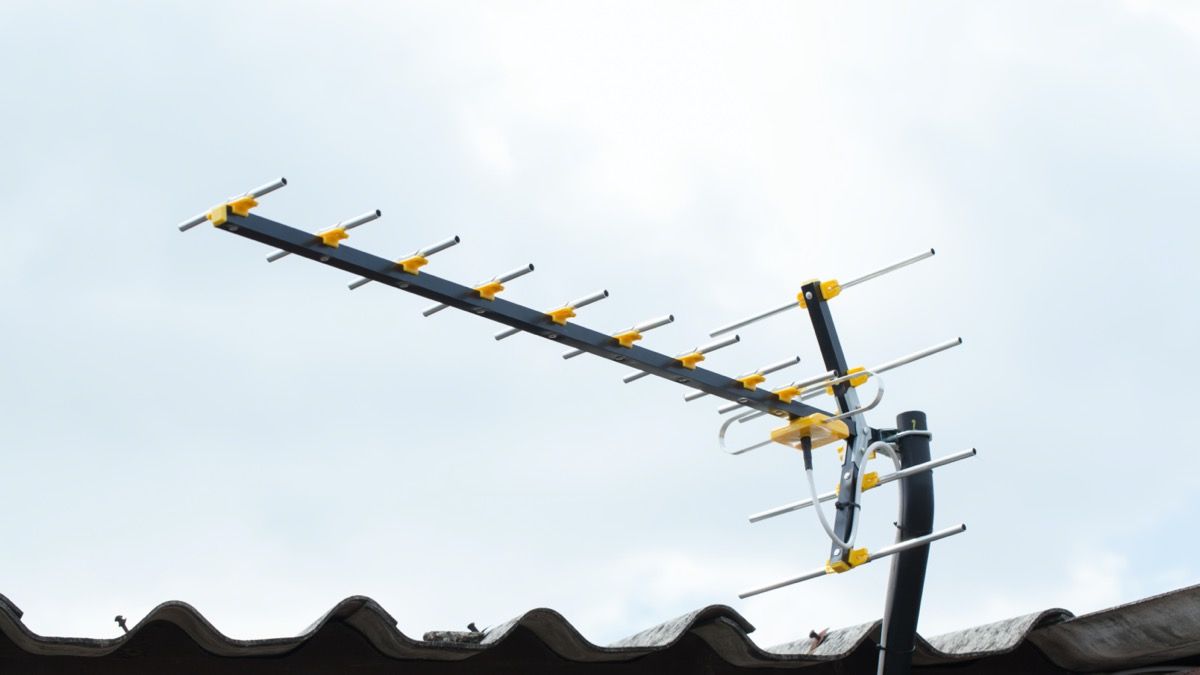 digitalna tv antena na krovu