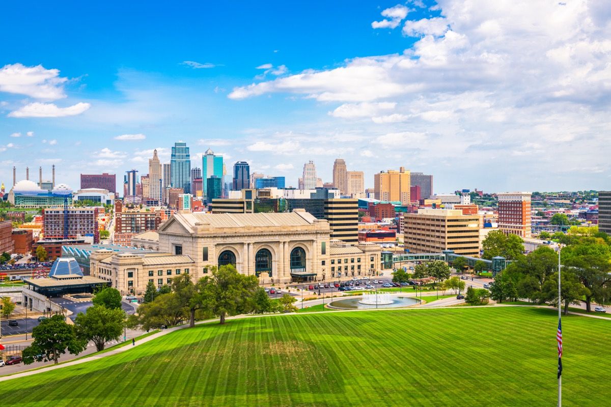 Фотография городского пейзажа Канзас-Сити, штат Миссури.