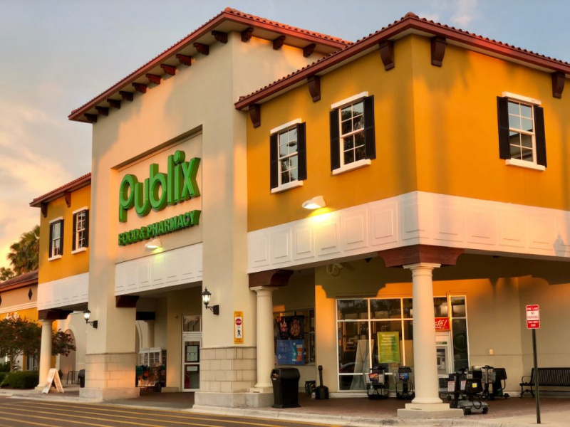   Publix スーパー マーケット セント オーガスティン、フロリダ州の正面玄関