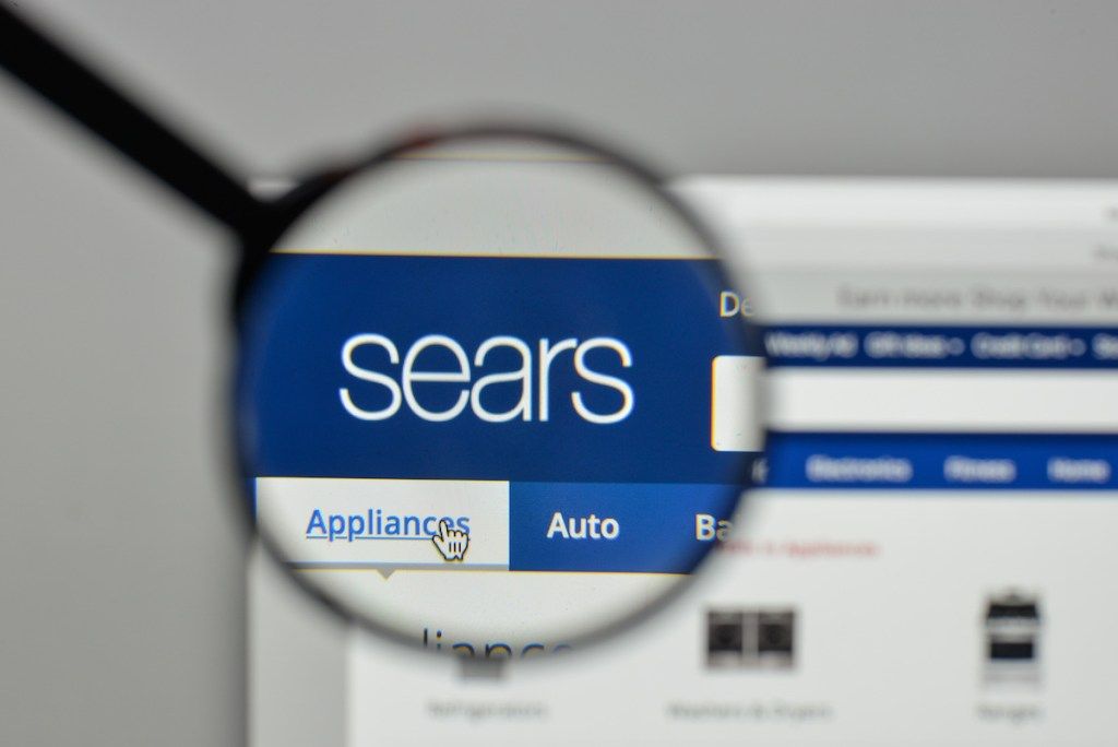 Уебсайт на Sears на лаптоп