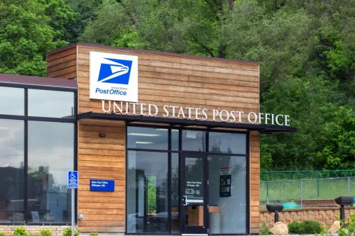  Ameerika Ühendriikide postkontori hoone. Ameerika Ühendriikide postiteenus pakub Ameerika Ühendriikides postiteenust.