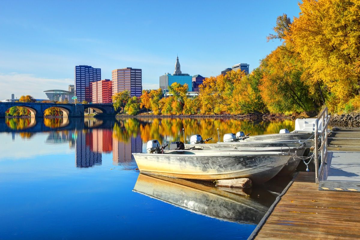 Hartford az Egyesült Államok Connecticut államának fővárosa. Hartford vonzó építészeti stílusáról és az Egyesült Államok biztosítási fővárosáról ismert