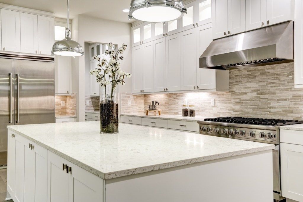 marmorinen työtaso keittiössä, päivittää huonommat kodin parannukset