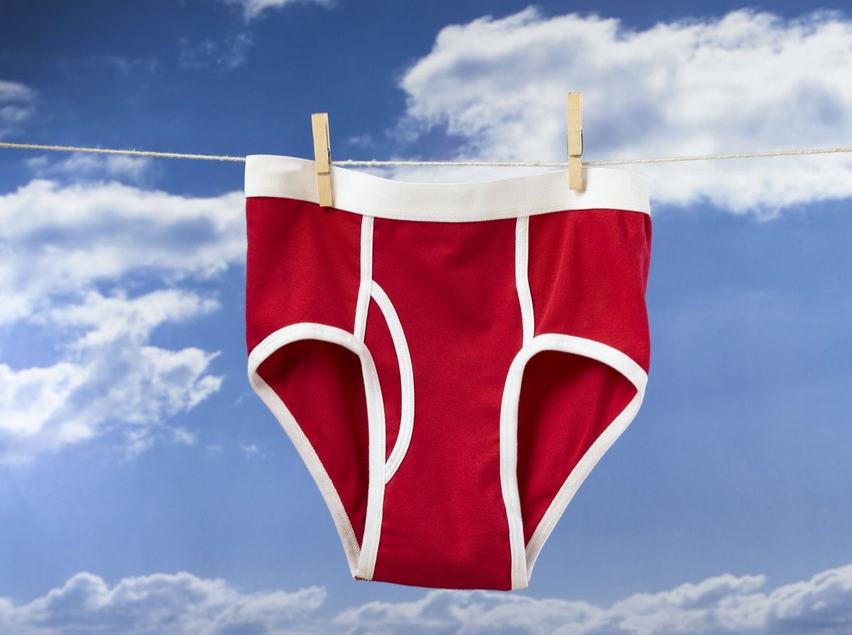 Rødt undertøj tørrer online