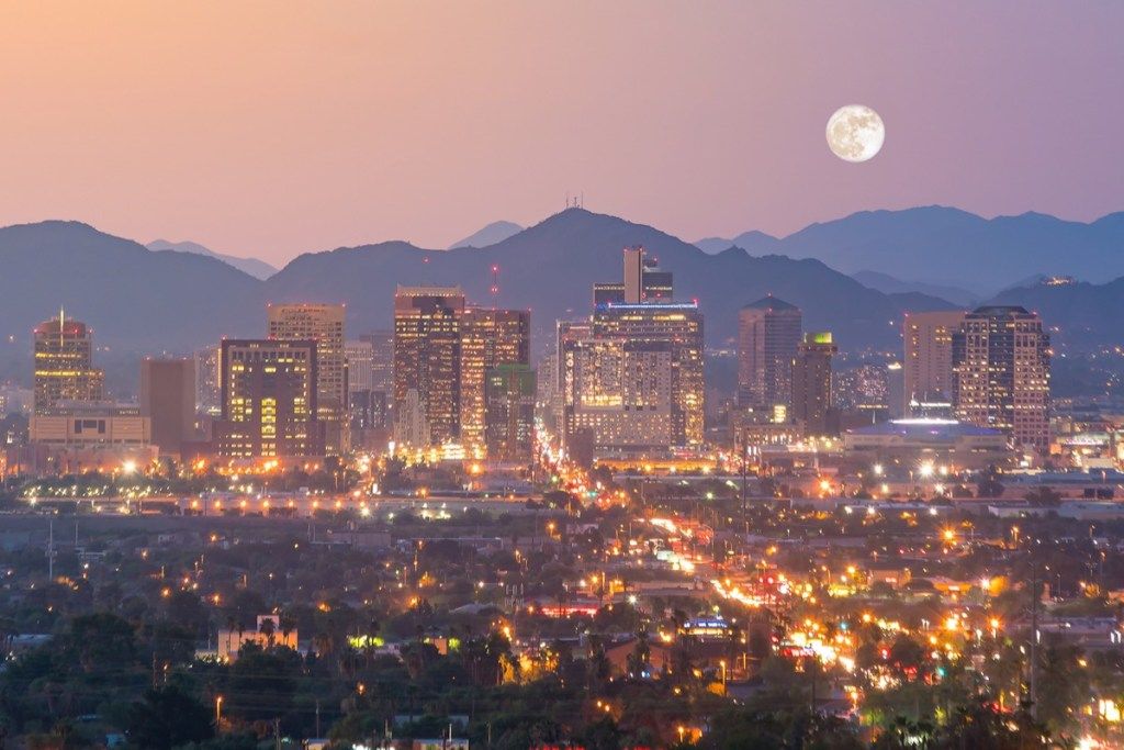 gambar pemandangan bandar Phoenix, Arizona pada waktu malam