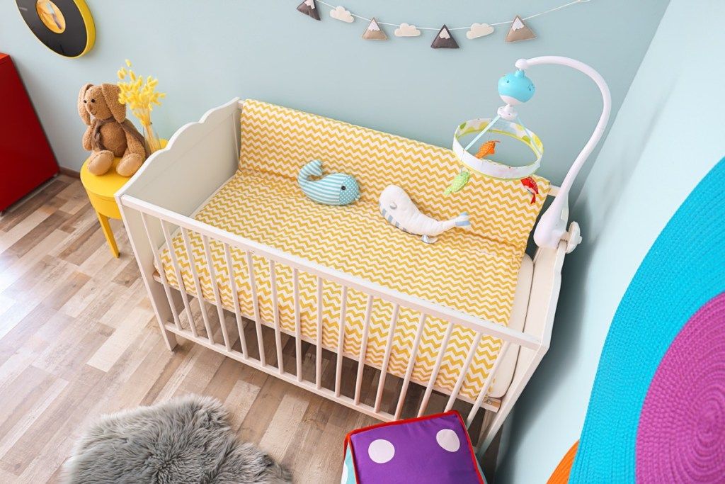 Baby Crib sa isang Sanggol