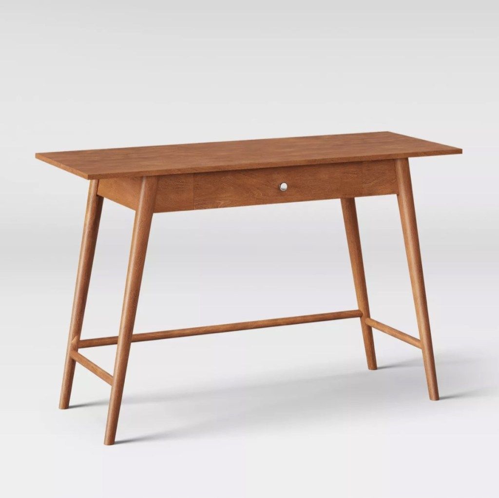 дървено бюро, Насочете се към предметите за домашен декор