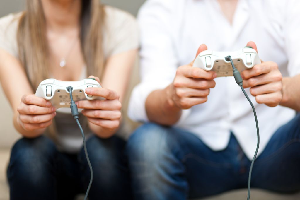 Par som spiller videospill