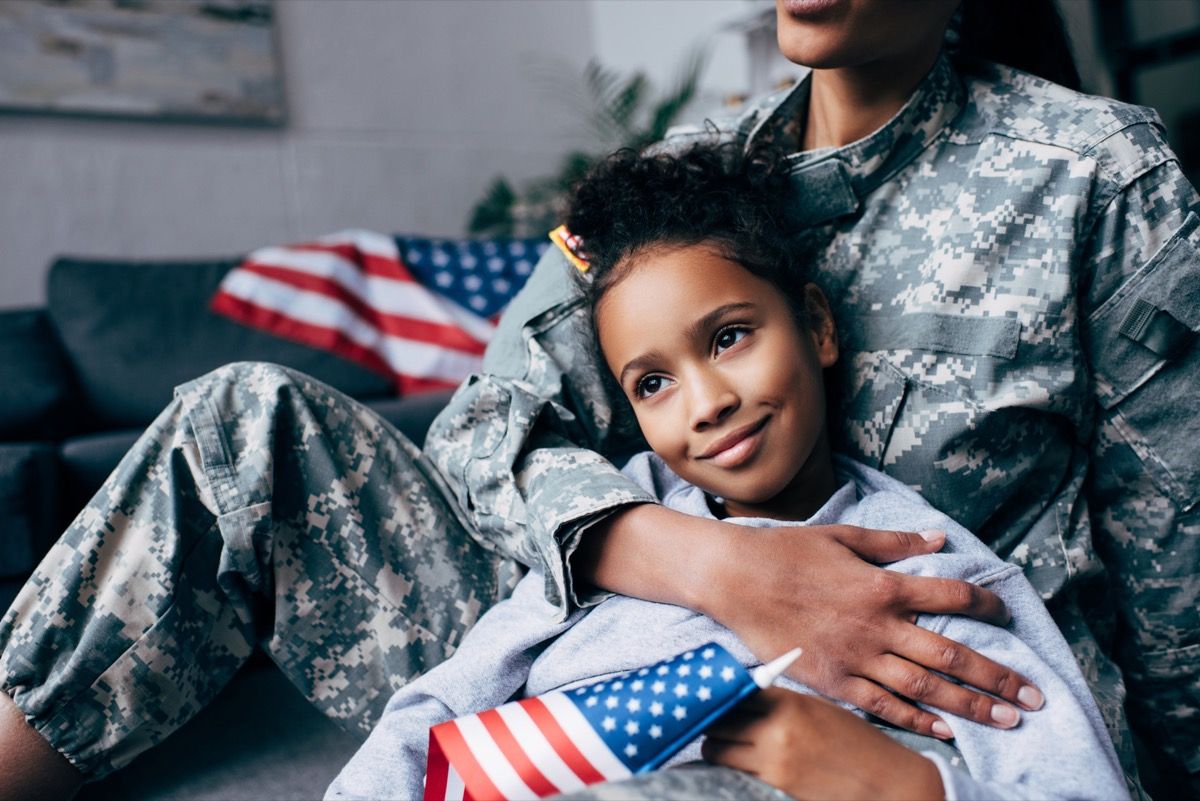 askeri ordu anne ve kızı