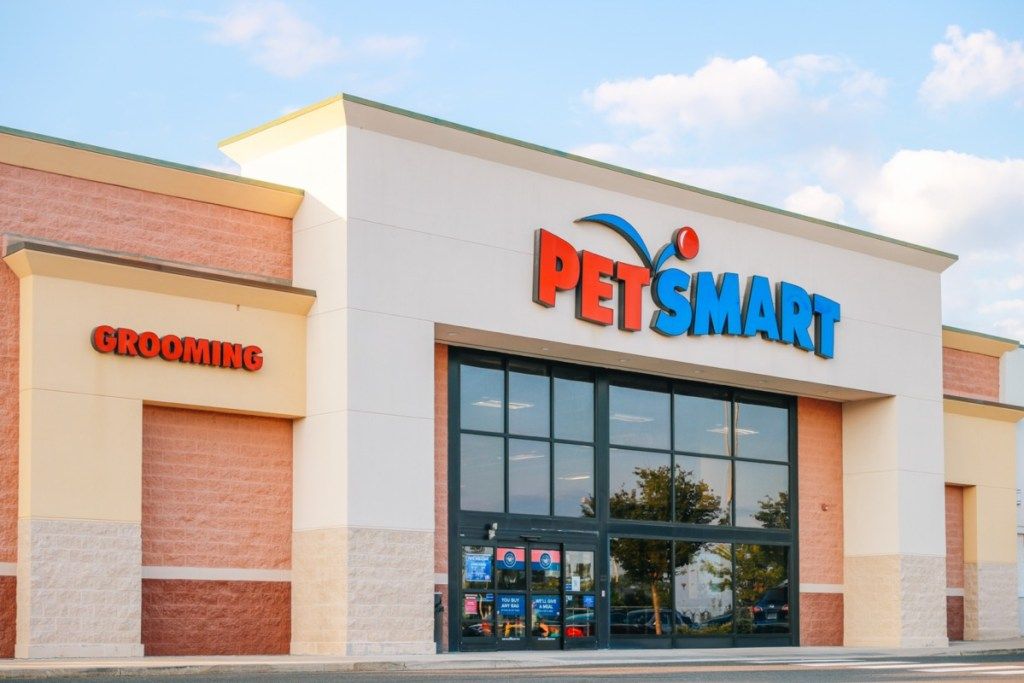 vanjska strana trgovine Pet Smart u Philadelphiji u Pensilvaniji