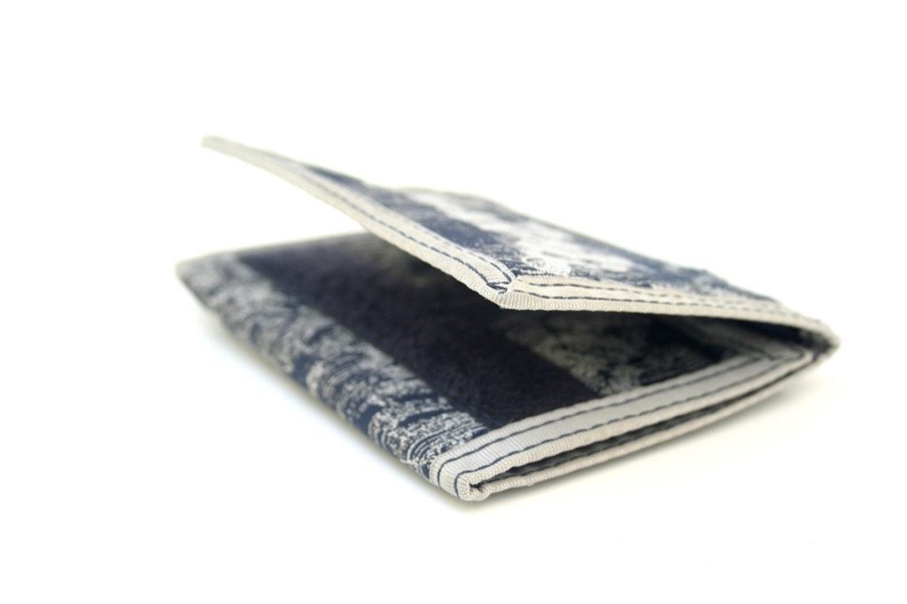 Velcro denarnica, čemur se je treba odreči v 40-ih letih