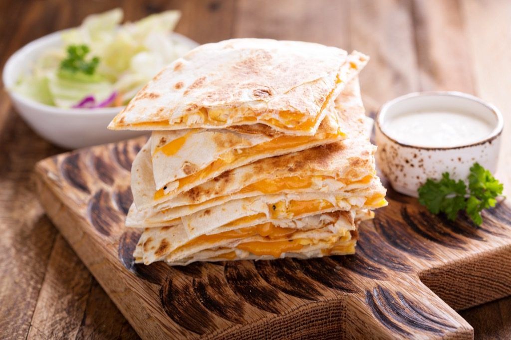 sir quesadilla nezdrava praznična prstna hrana