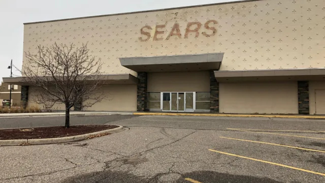 Η Sears είναι εκτός χρεοκοπίας, αλλά 'Το τέλος' έρχεται, λέει ο ειδικός - Να γιατί
