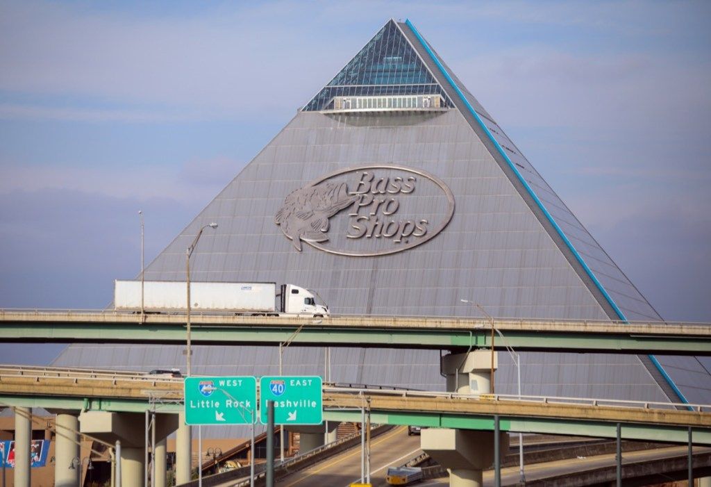 Memphise püramiid, kümnes kõrgus maailmas, on nüüd Bass Pro Shops