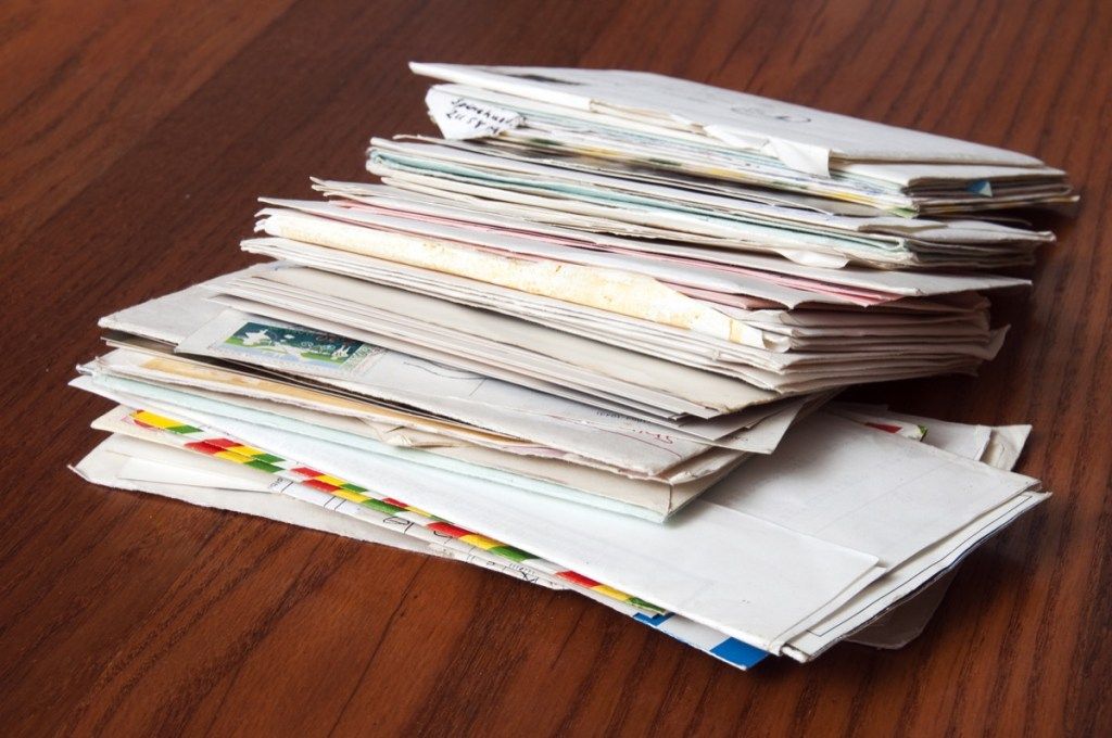 ערימת דואר וערימות נייר, דואר זבל