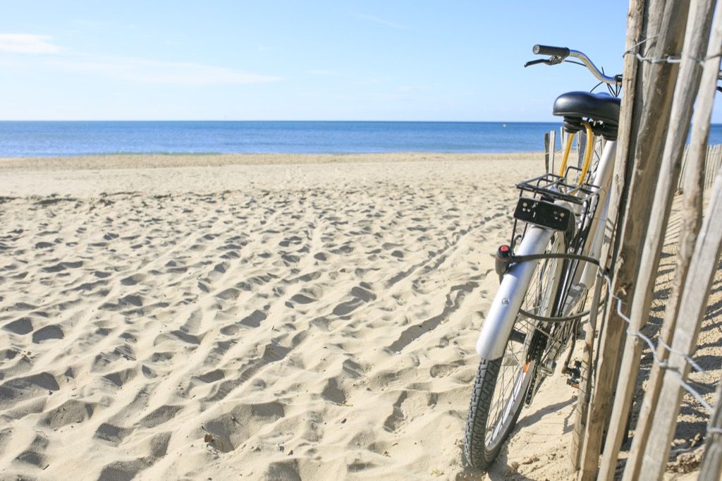 אופניים על החוף