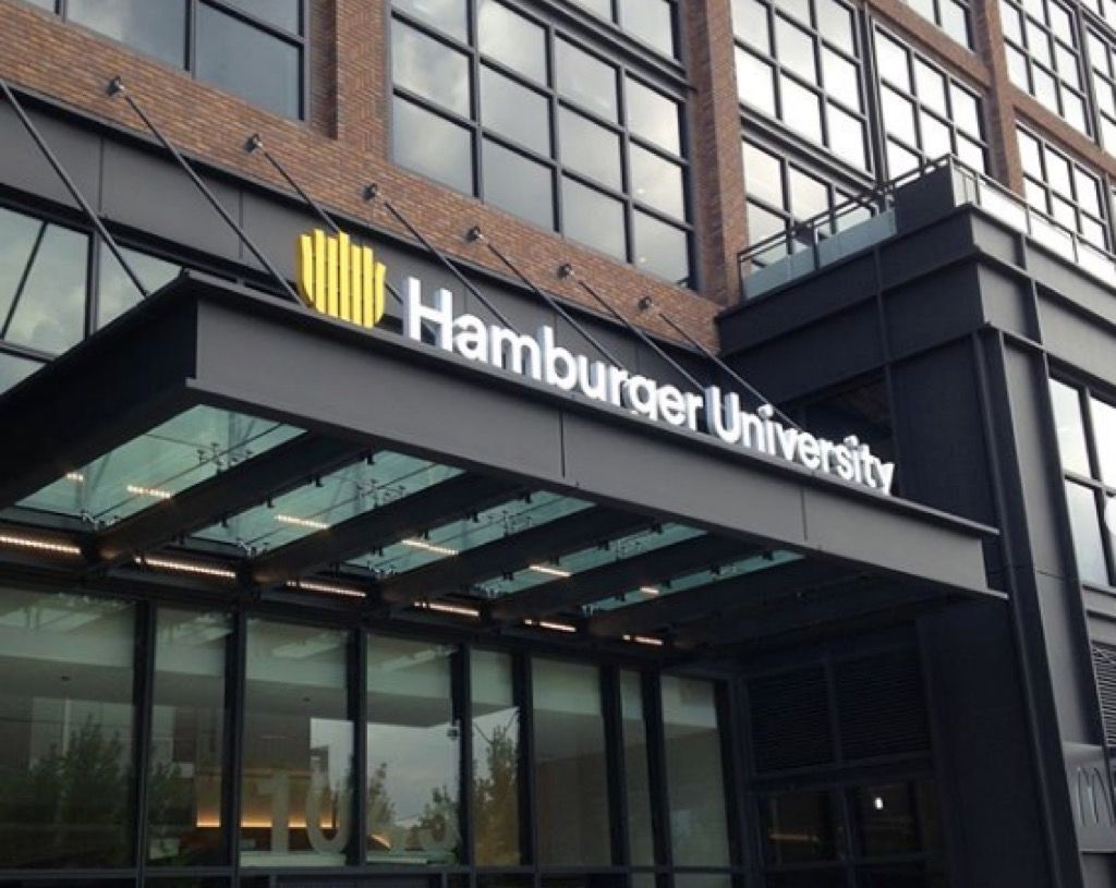 hamburger University 30 stvari, ki so težje od vstopa na Harvard
