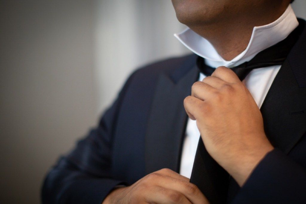 बड़े आदमी टाई बांधते हैं, 40 के बाद बेहतर दिखते हैं