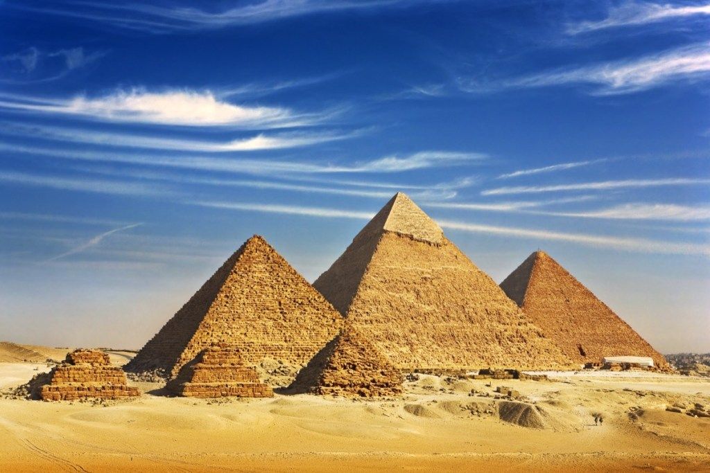 Пирамиди в Гиза