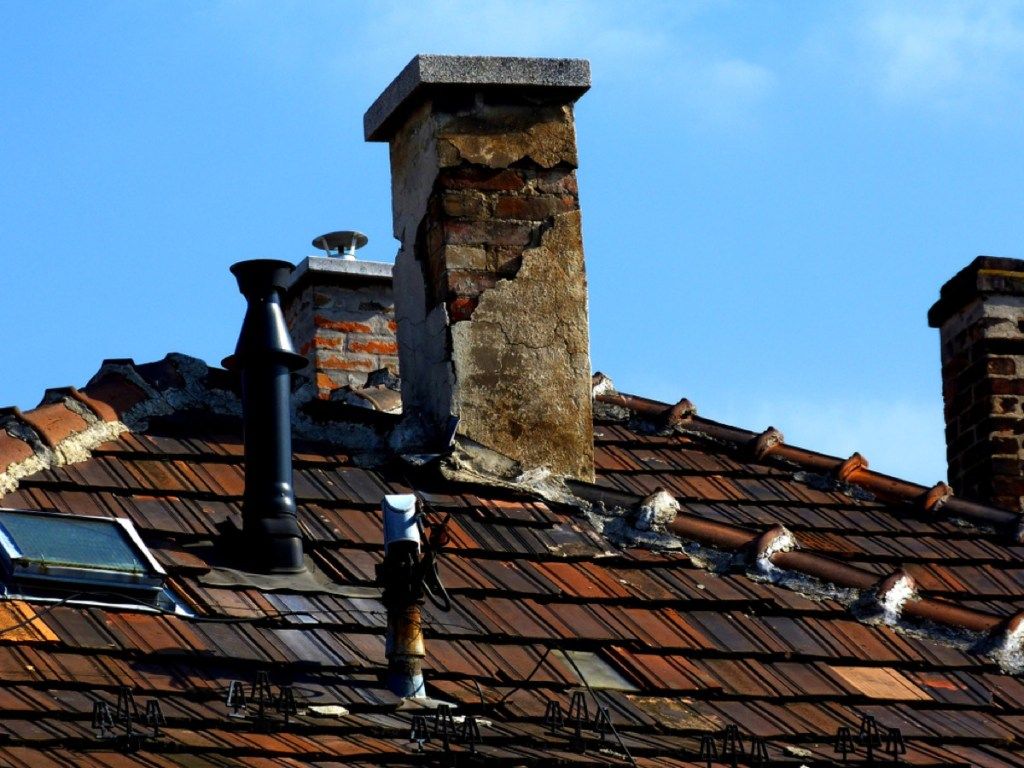 پھٹے چمنی چھت کیپ گھر کے مسائل