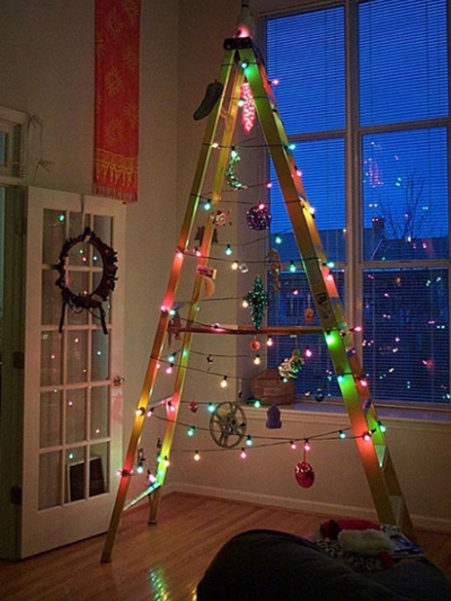 Ladder Christmas Tree {Christmas Tree Alternatives}