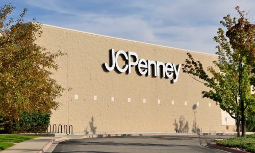   Местоположението на J.C. Penney във Форт Колинс. Основана през 1902 г., J.C. Penney е верига от универсални магазини с над 1100 места."