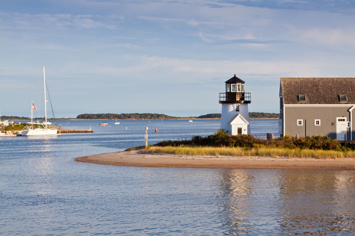 Švyturys Hyannis mieste („Lewis Bay Light“), Nantucket garsas, Menkių kyšulys, Masačusetsas.
