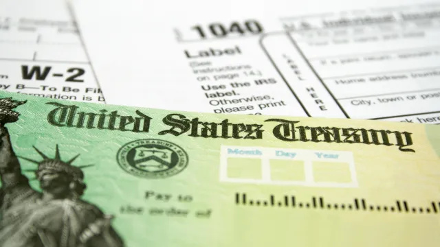IRS udsender endelig påmindelse om næsten 1 million skatterefusioner: 'Tiden løber ud'